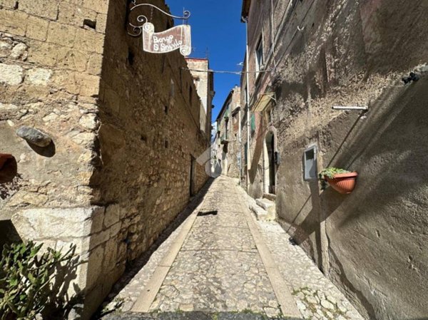 casa indipendente in vendita a Montesarchio