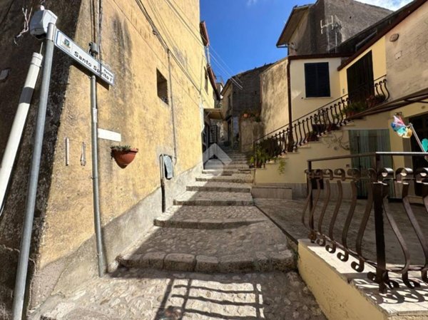 casa indipendente in vendita a Montesarchio in zona Varoni