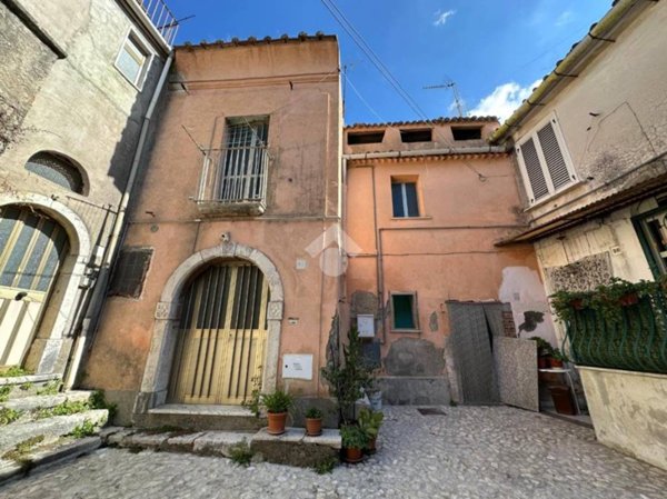 casa indipendente in vendita a Montesarchio in zona Varoni