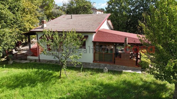 casa indipendente in vendita a Montesarchio