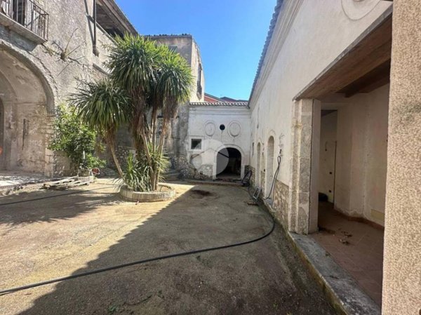 casa indipendente in vendita a Montesarchio