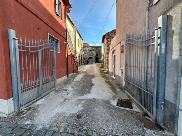 casa indipendente in vendita a Montesarchio in zona Cirignano