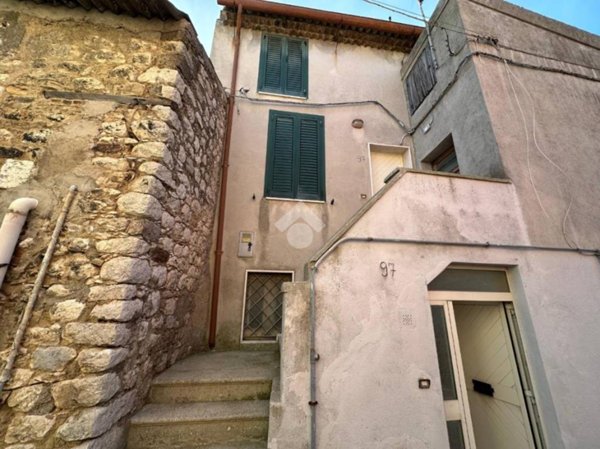 casa indipendente in vendita a Montesarchio in zona Cirignano