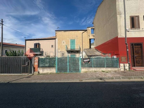 casa indipendente in vendita a Montesarchio