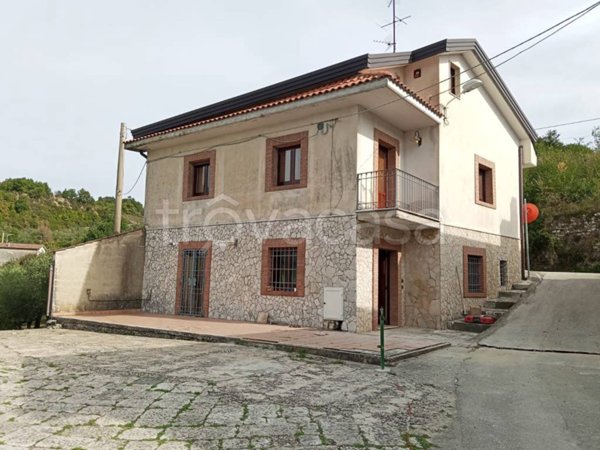 casa indipendente in vendita a Montesarchio