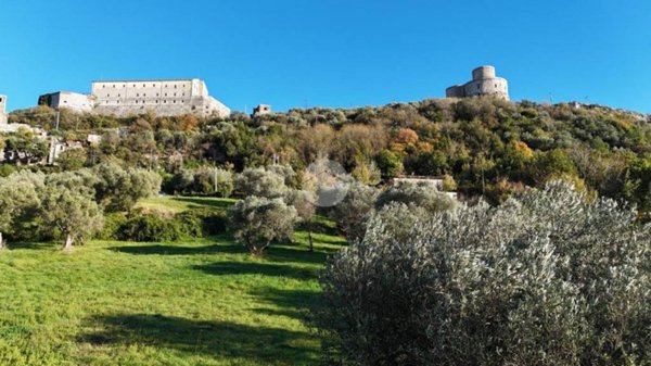 casa indipendente in vendita a Montesarchio