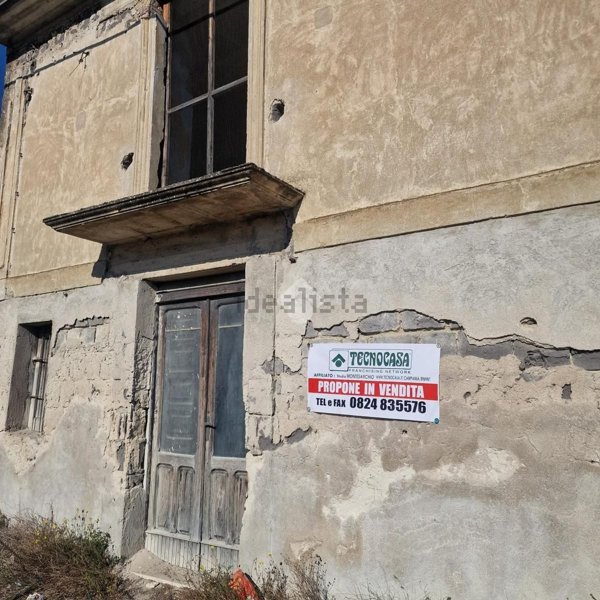 casa semindipendente in vendita a Montesarchio