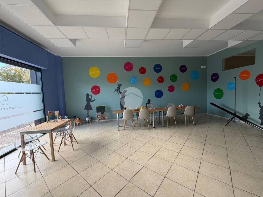 negozio in vendita a Montesarchio