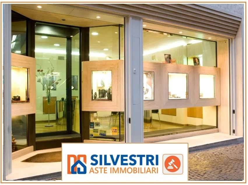 negozio in vendita a Montesarchio