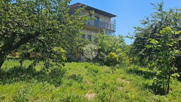 casa indipendente in vendita a Montesarchio in zona Varoni