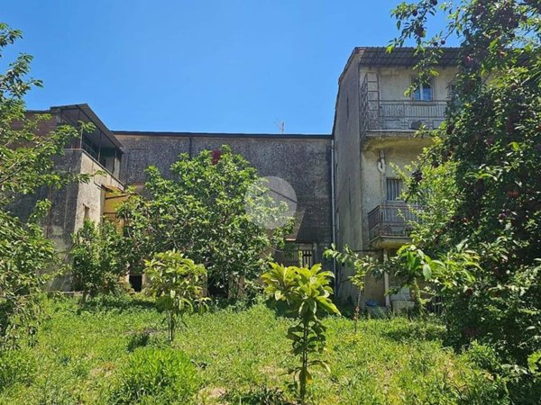casa indipendente in vendita a Montesarchio in zona Varoni