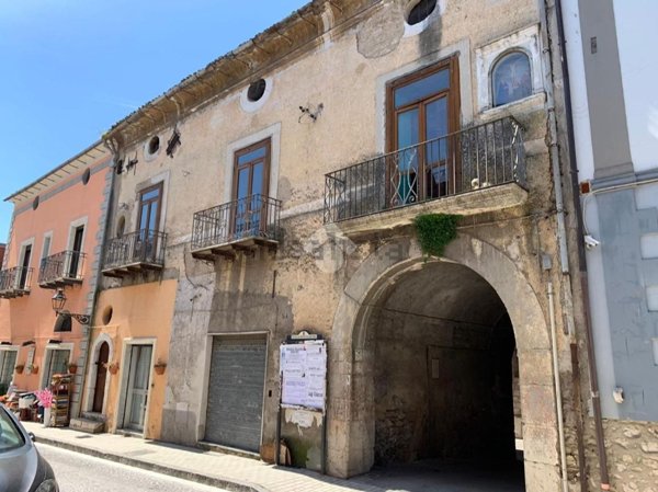 casa indipendente in vendita a Montesarchio