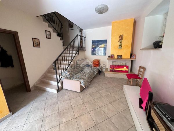 casa indipendente in vendita a Montesarchio in zona Cirignano