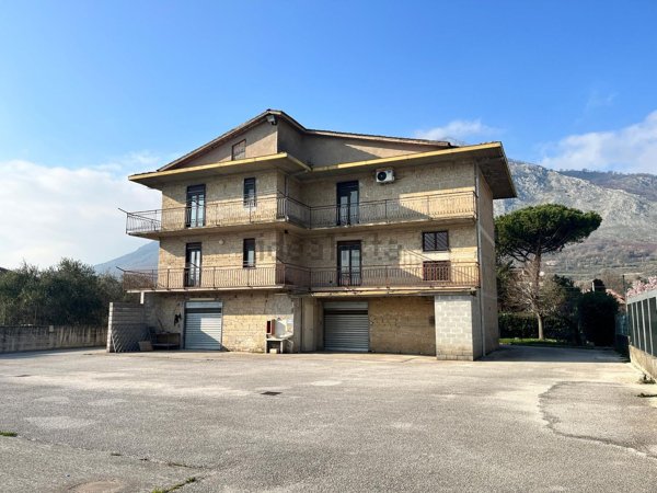 appartamento in vendita a Montesarchio in zona Varoni