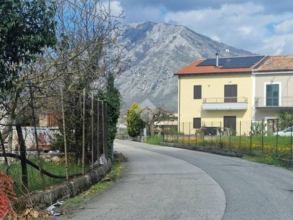 casa indipendente in vendita a Montesarchio