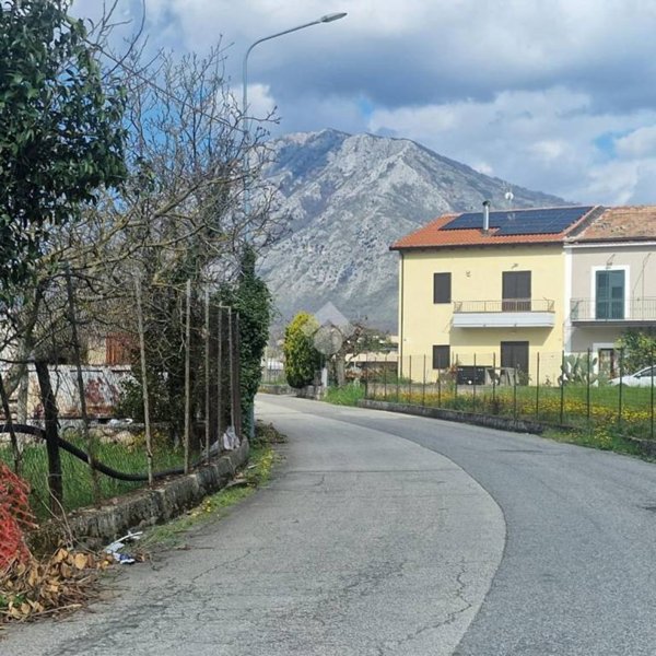 casa indipendente in vendita a Montesarchio