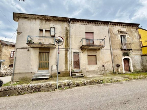 casa indipendente in vendita a Montesarchio