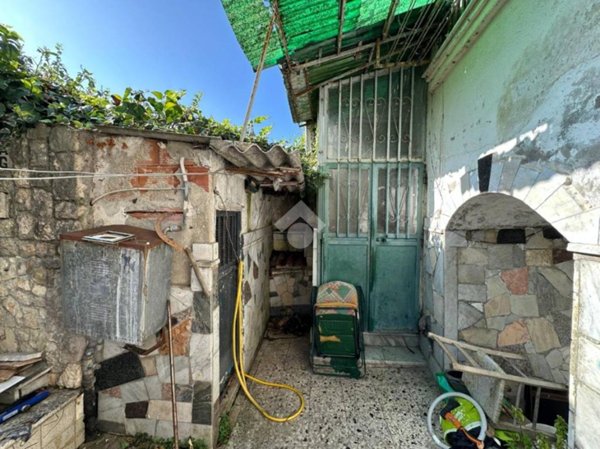 casa indipendente in vendita a Montesarchio