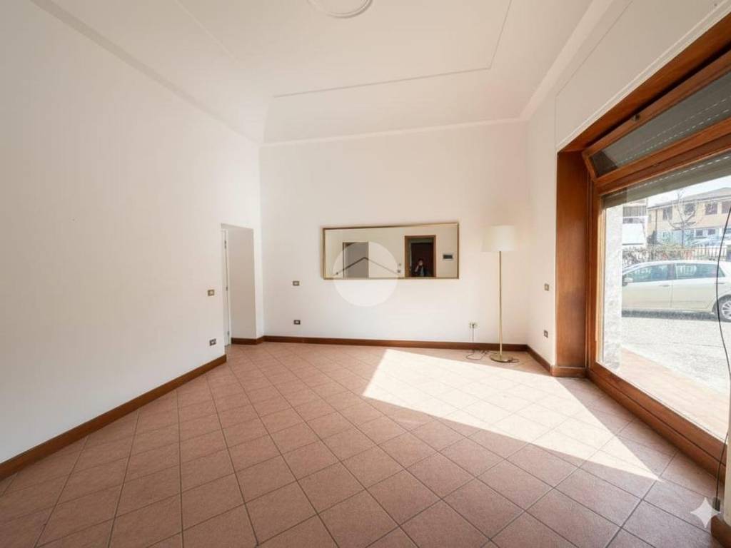 negozio in vendita a Montesarchio