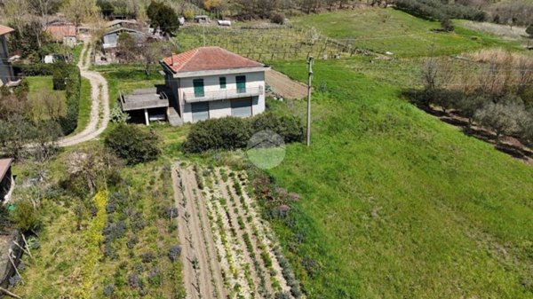casa indipendente in vendita a Montesarchio