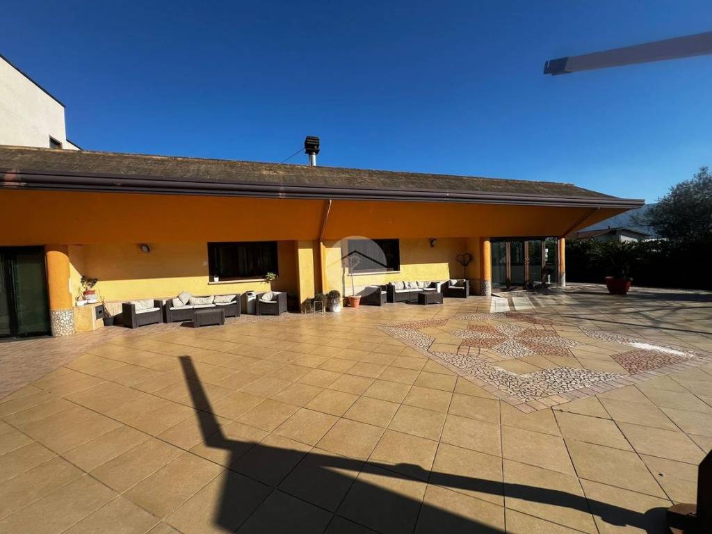 casa indipendente in vendita a Montesarchio in zona Cirignano