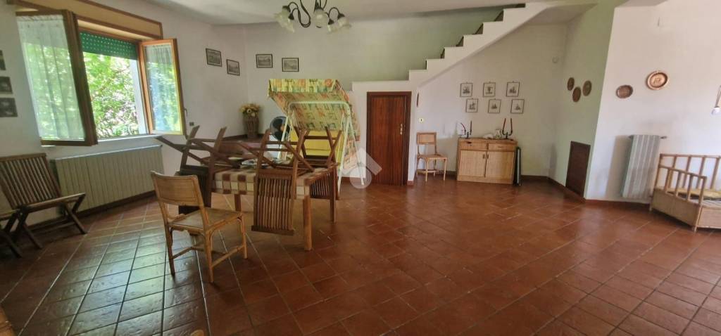casa indipendente in vendita a Montesarchio