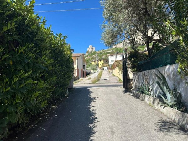 casa indipendente in vendita a Montesarchio