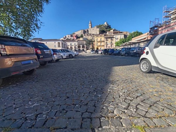 negozio in vendita a Montesarchio