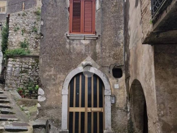 casa indipendente in vendita a Montesarchio