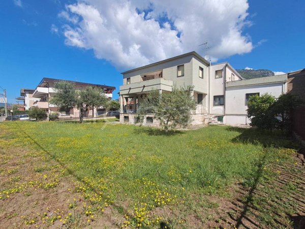 casa indipendente in vendita a Montesarchio in zona Varoni