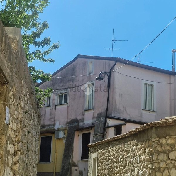 casa indipendente in vendita a Montesarchio