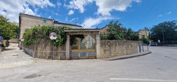 casa indipendente in vendita a Montesarchio