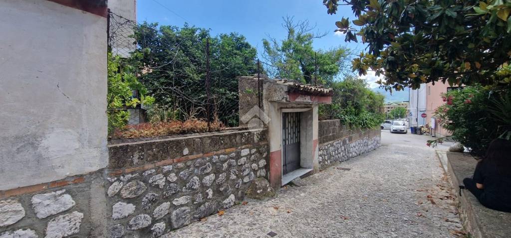 casa indipendente in vendita a Montesarchio