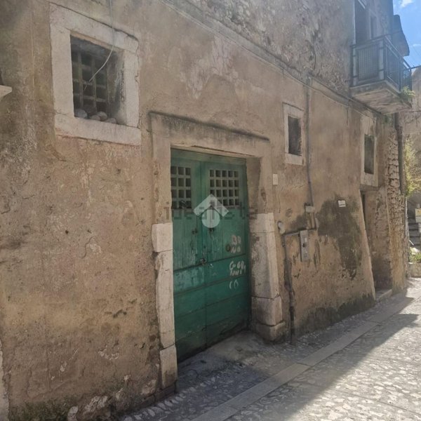 casa indipendente in vendita a Montesarchio