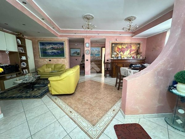 casa indipendente in vendita a Montesarchio
