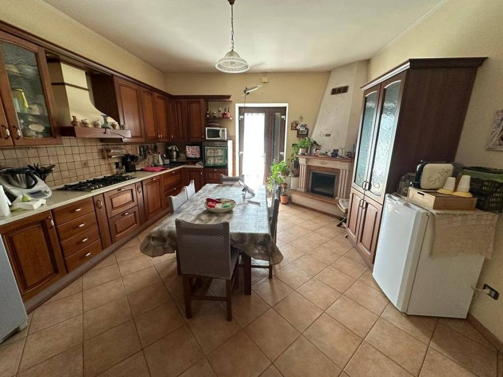 casa indipendente in vendita a Montesarchio
