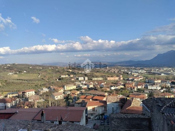 casa indipendente in vendita a Montesarchio