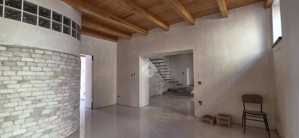casa indipendente in vendita a Montesarchio