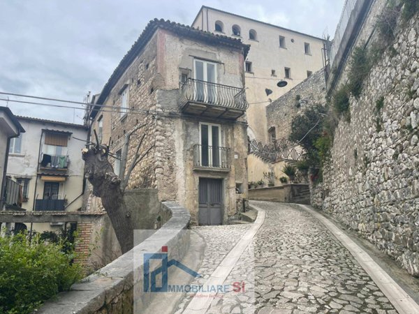 casa semindipendente in vendita a Montesarchio