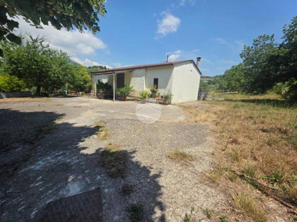 casa indipendente in vendita a Montesarchio in zona Varoni