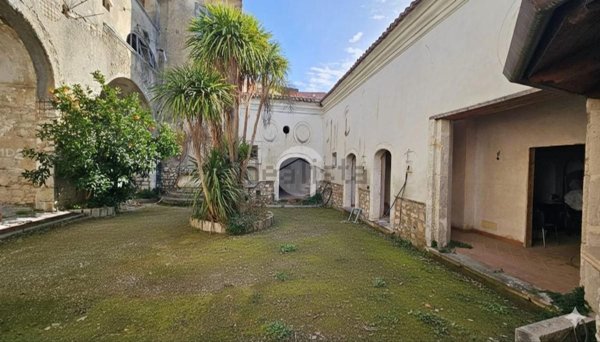casa indipendente in vendita a Montesarchio