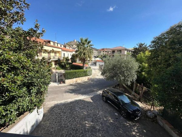 casa indipendente in vendita a Montesarchio