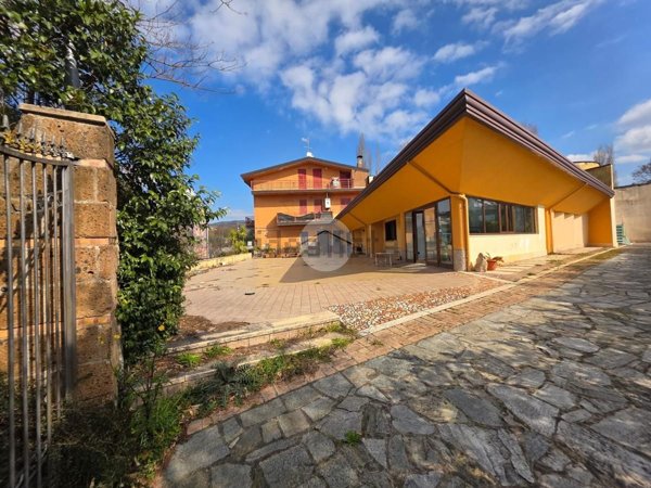 casa indipendente in vendita a Montesarchio in zona Varoni
