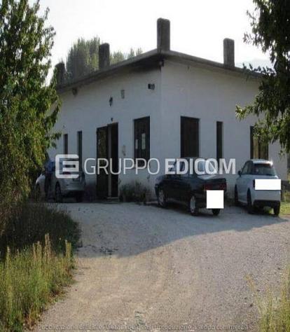 negozio in vendita a Morcone in zona Piana