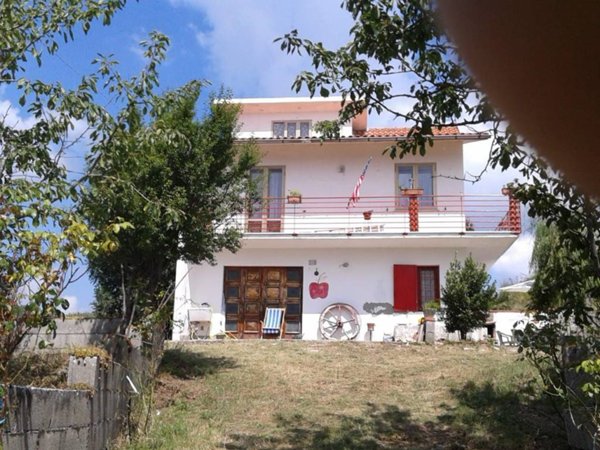 casa indipendente in vendita a Morcone