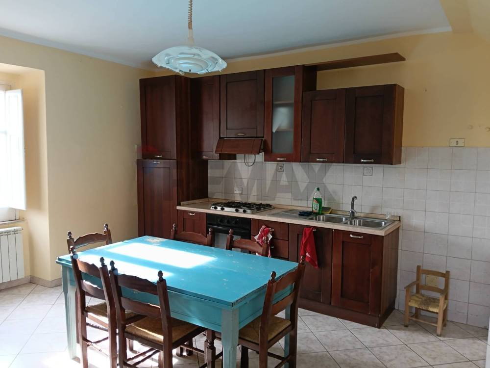 casa indipendente in vendita a Morcone in zona Montagna