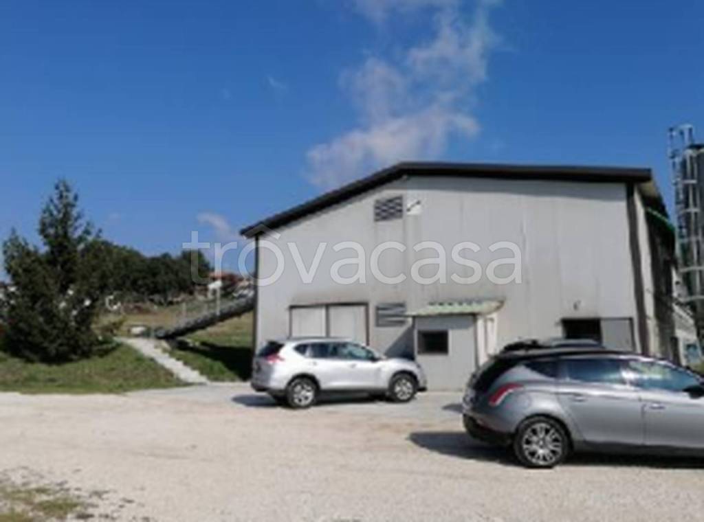 locale commerciale in vendita a Morcone