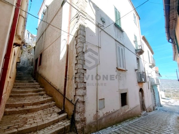 casa indipendente in vendita a Morcone in zona Montagna