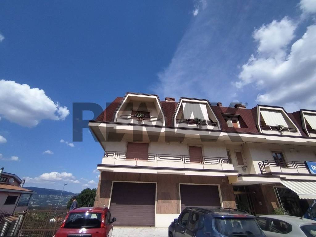 negozio in vendita a Morcone