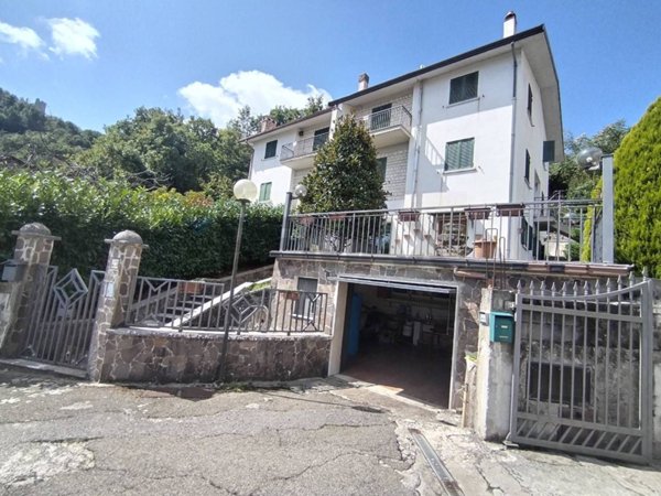 casa indipendente in vendita a Morcone in zona Montagna